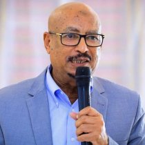 [DAAWO:-] "Madaxweyne Sidii Ku Dhacday Cali Khaliif Yaanay Ku Dhicin PROF Axmed Ismail Samatar" Xildhibaan Maxamed Abiib