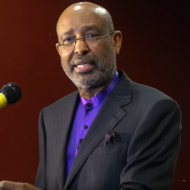 [DAAWO:-] "Madaxweyne Sidii Ku Dhacday Cali Khaliif Yaanay Ku Dhicin PROF Axmed Ismail Samatar" Xildhibaan Maxamed Abiib