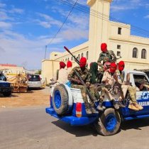 Madaxweynaha Puntland Iyo Isimada Dhaqanka Laascaanood Oo Shir U Socdo?